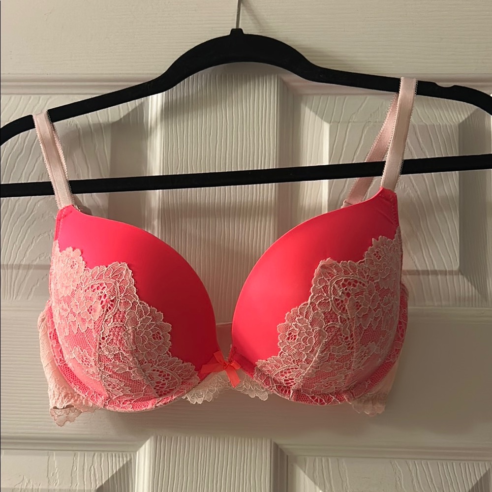 Victoria’s Secret Lace Trim Pink Bra